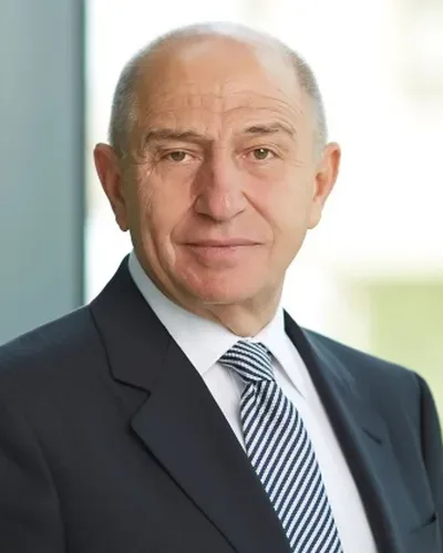 Nihat ÖZDEMİR **